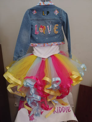 Tutu with a horizontal ribbon train