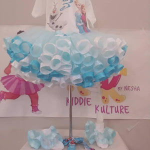 Tutu with a complete circle train